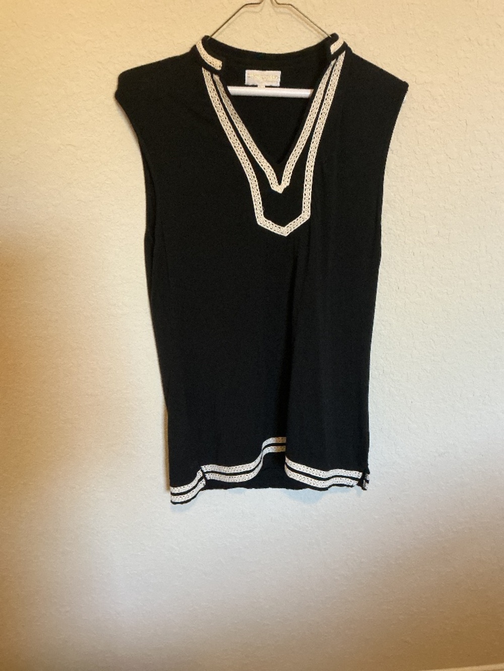 The royal, standards, black and cream top